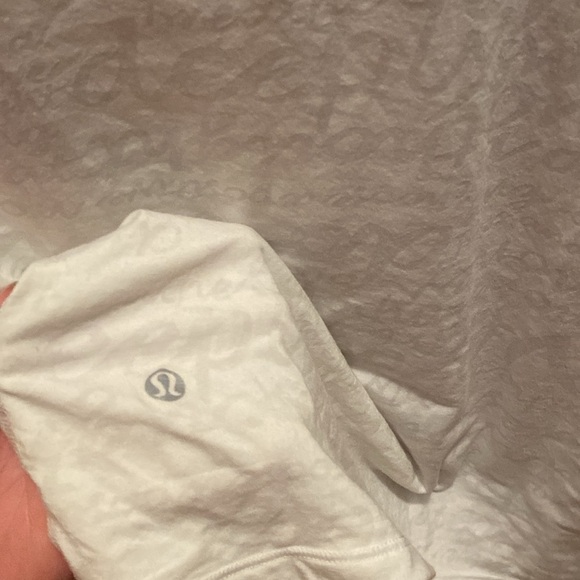 Lululemon long sleeve - Picture 4 of 4